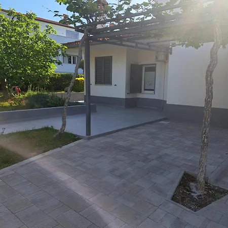 Elinor 2 Apartamento