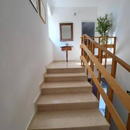 Elinor 2 公寓 罗维尼