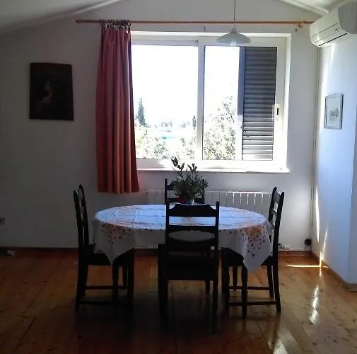 Διαμέρισμα Elinor 2 Ρόβινι