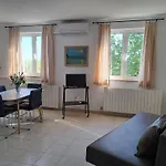 Apartmán Elinor 2 *