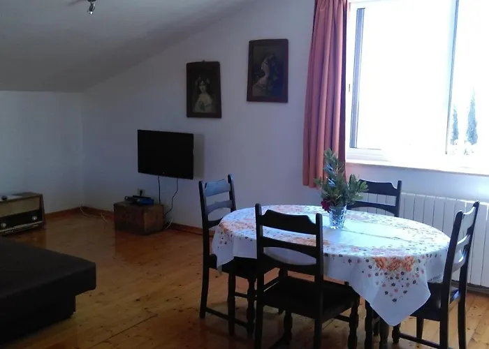 Elinor 2 Apartmán *