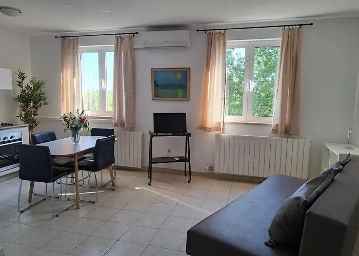 Apartmán Elinor 2 *