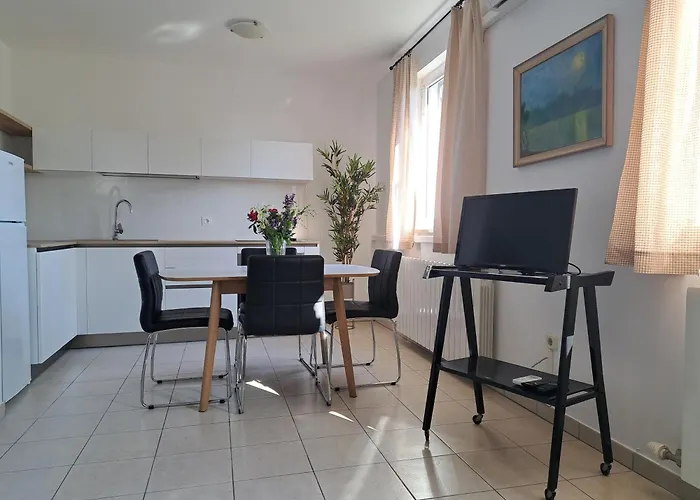Elinor 2 Apartmán *